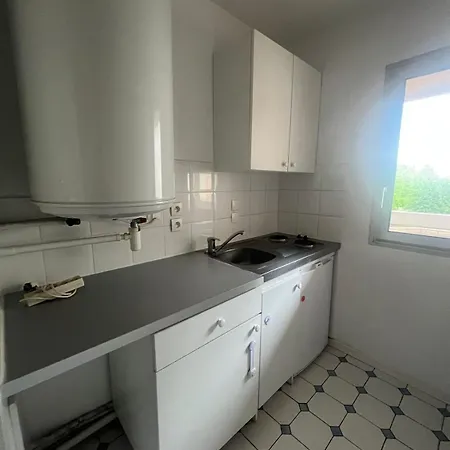 Le Sobre - A Deux Pas De Paris - 416b Rueil-Malmaison